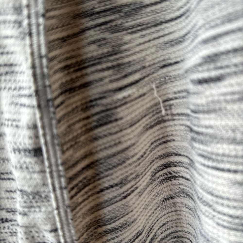Lululemon Beat the heat long sleeve - Picture 7 of 9